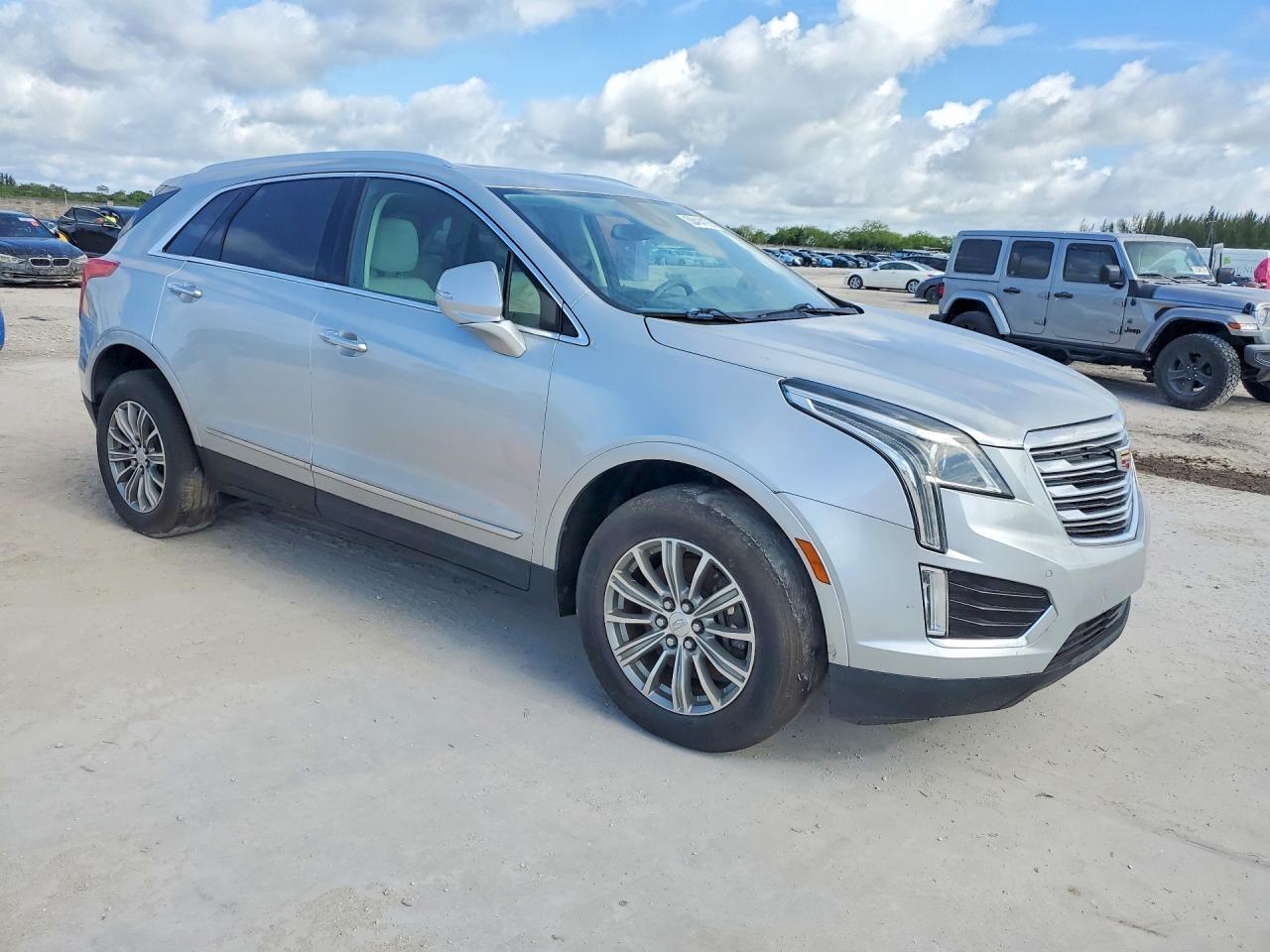 2019 Cadillac Xt5 Luxury - Image 4