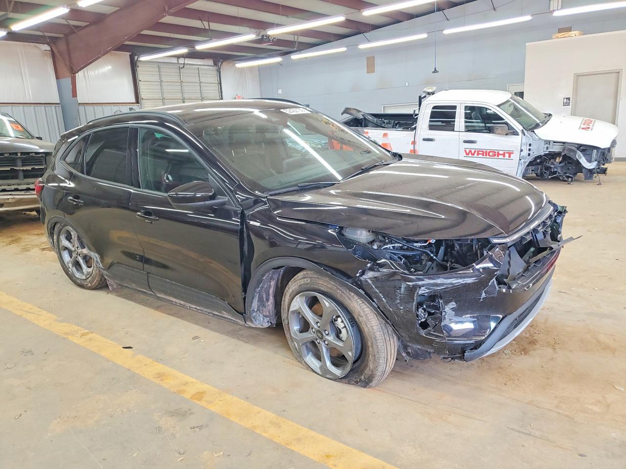 2025 Ford Escape St Line Select - Image 4