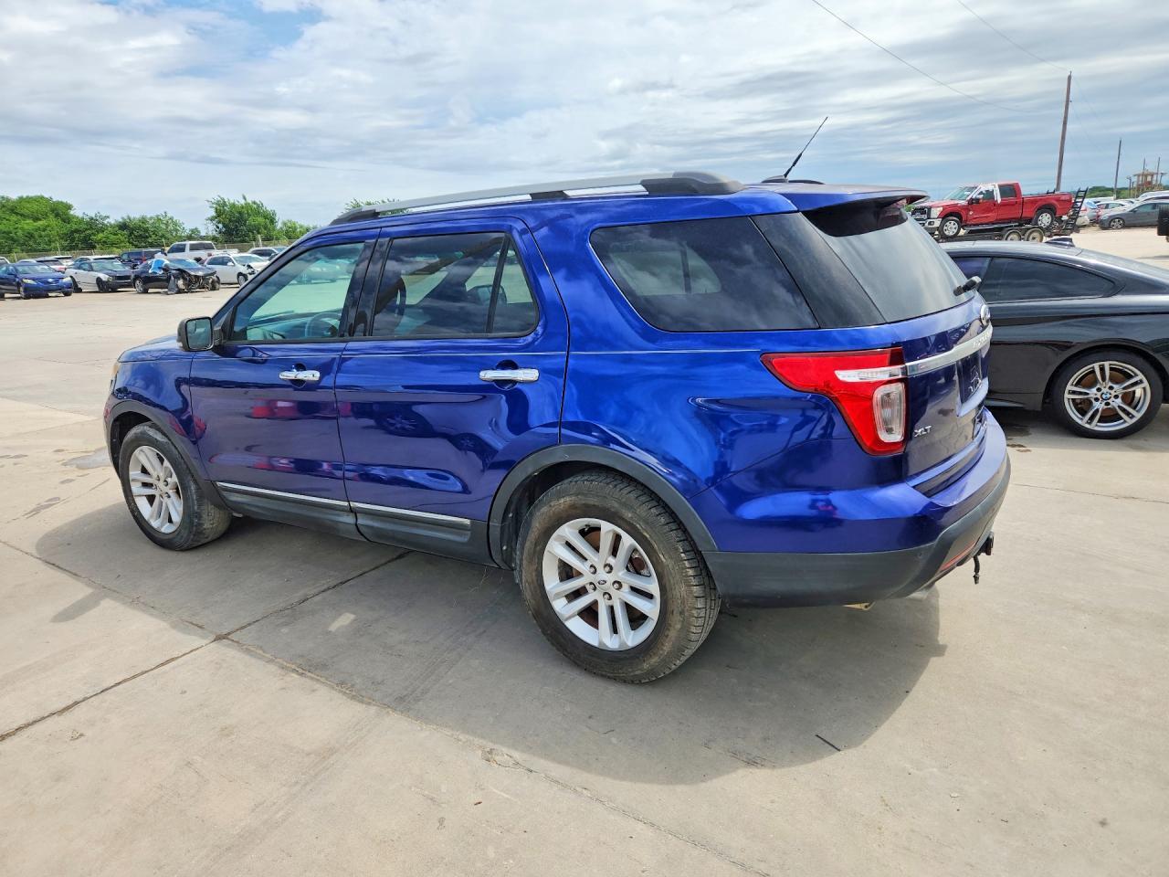 2015 Ford Explorer Xlt - Фото 2