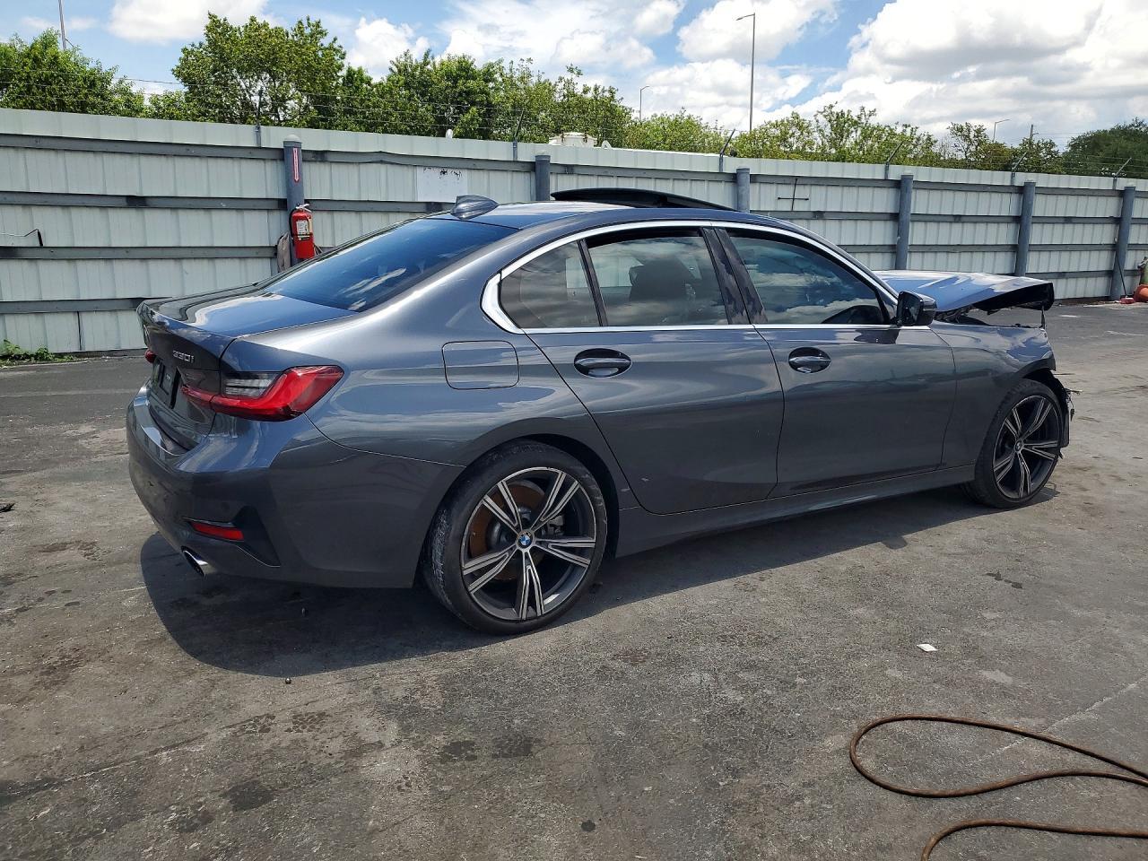2022 BMW 330I - Фото 3