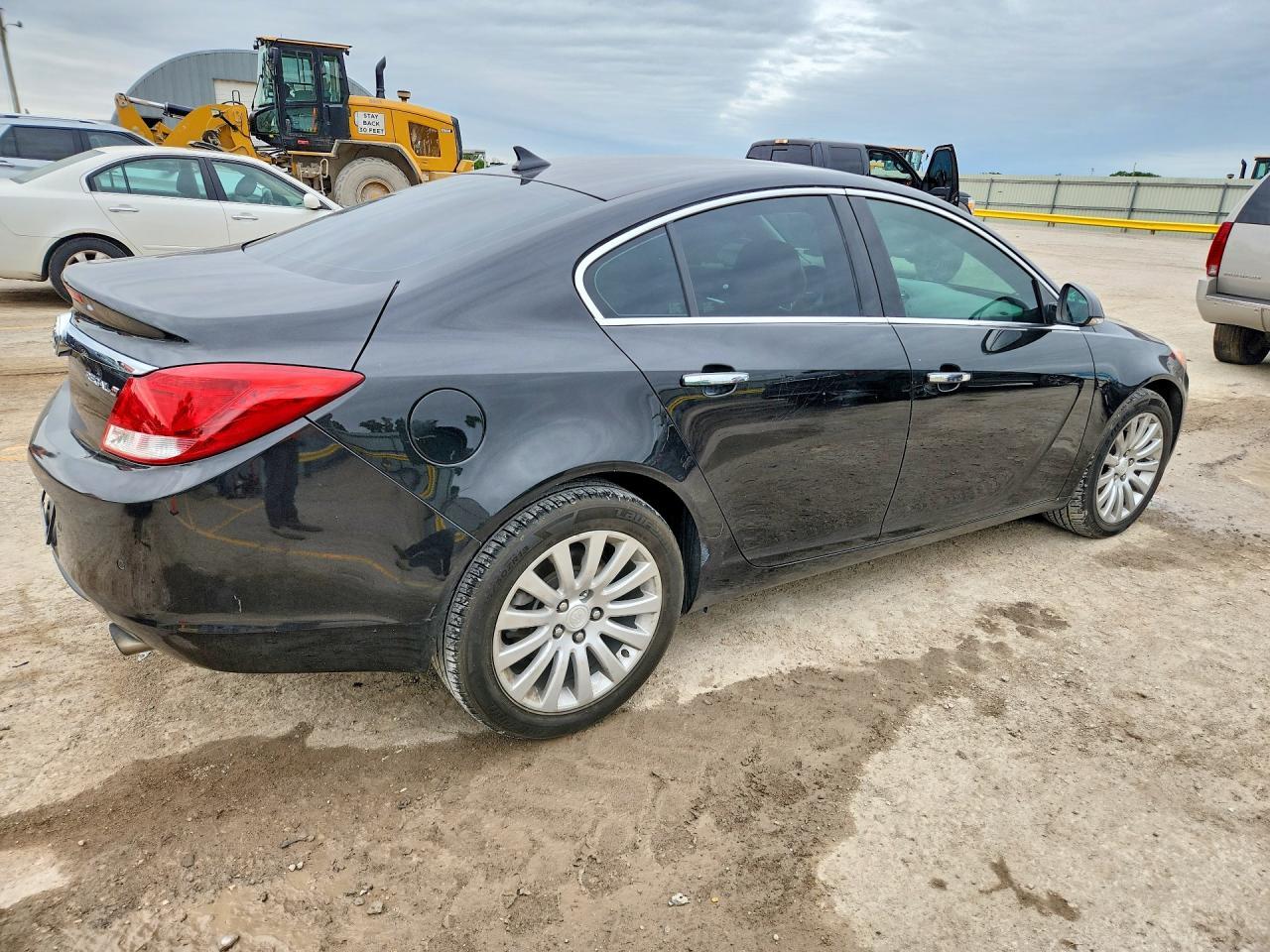 2013 Buick Regal Premium - Image 3