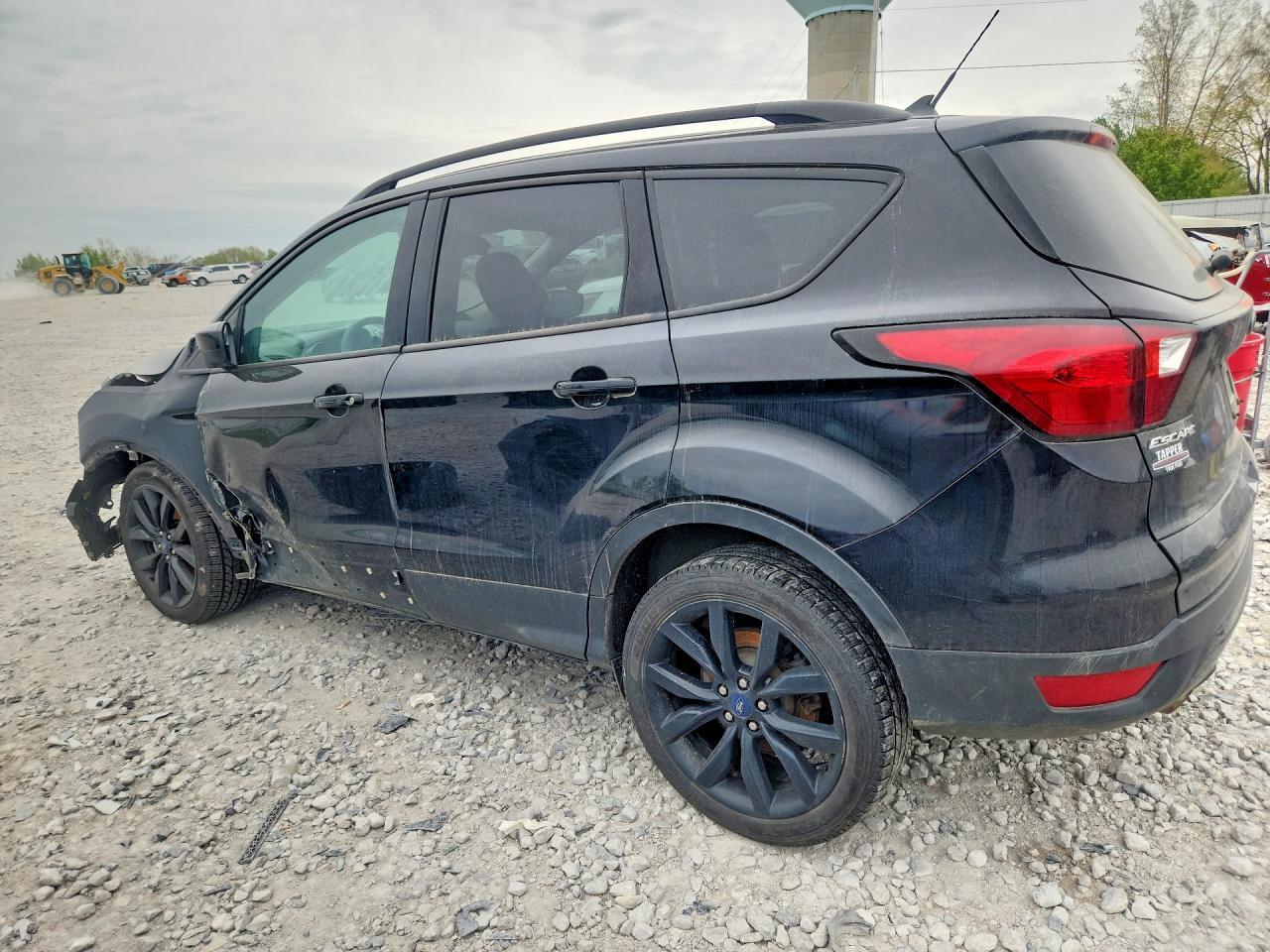 2019 Ford Escape Se - Фото 2