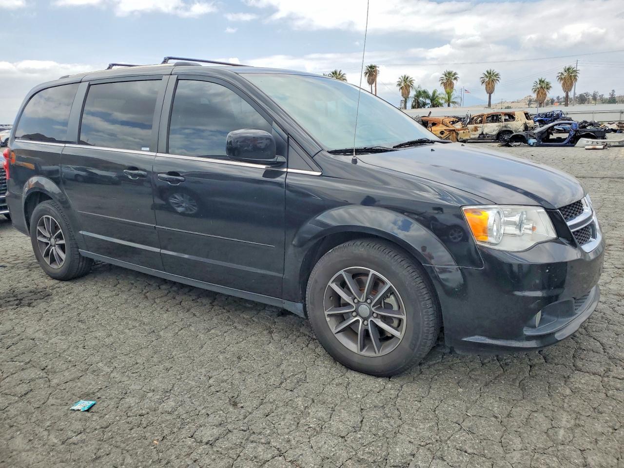 2017 Dodge Grand Caravan Sxt - Фото 4