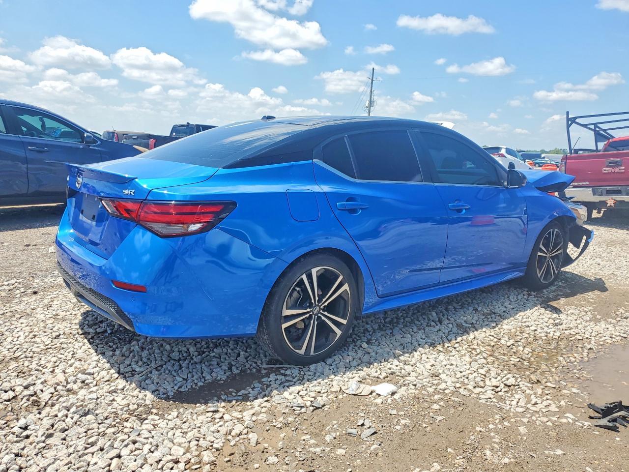 2022 Nissan Sentra Sr - Image 3