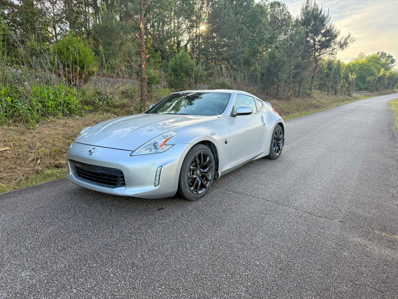 2016 Nissan 370Z Base - Image 2