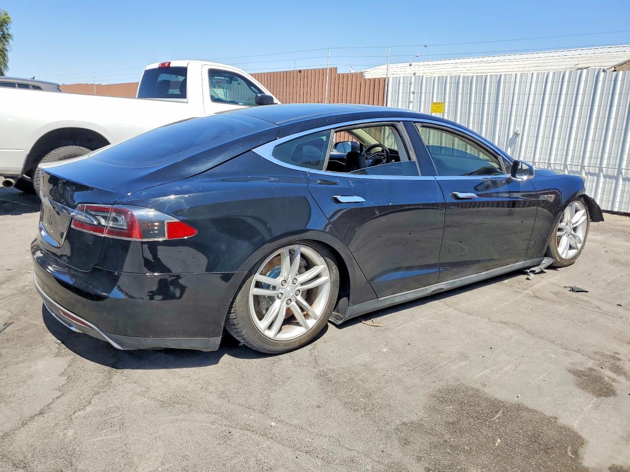 2013 Tesla Model S - Image 3
