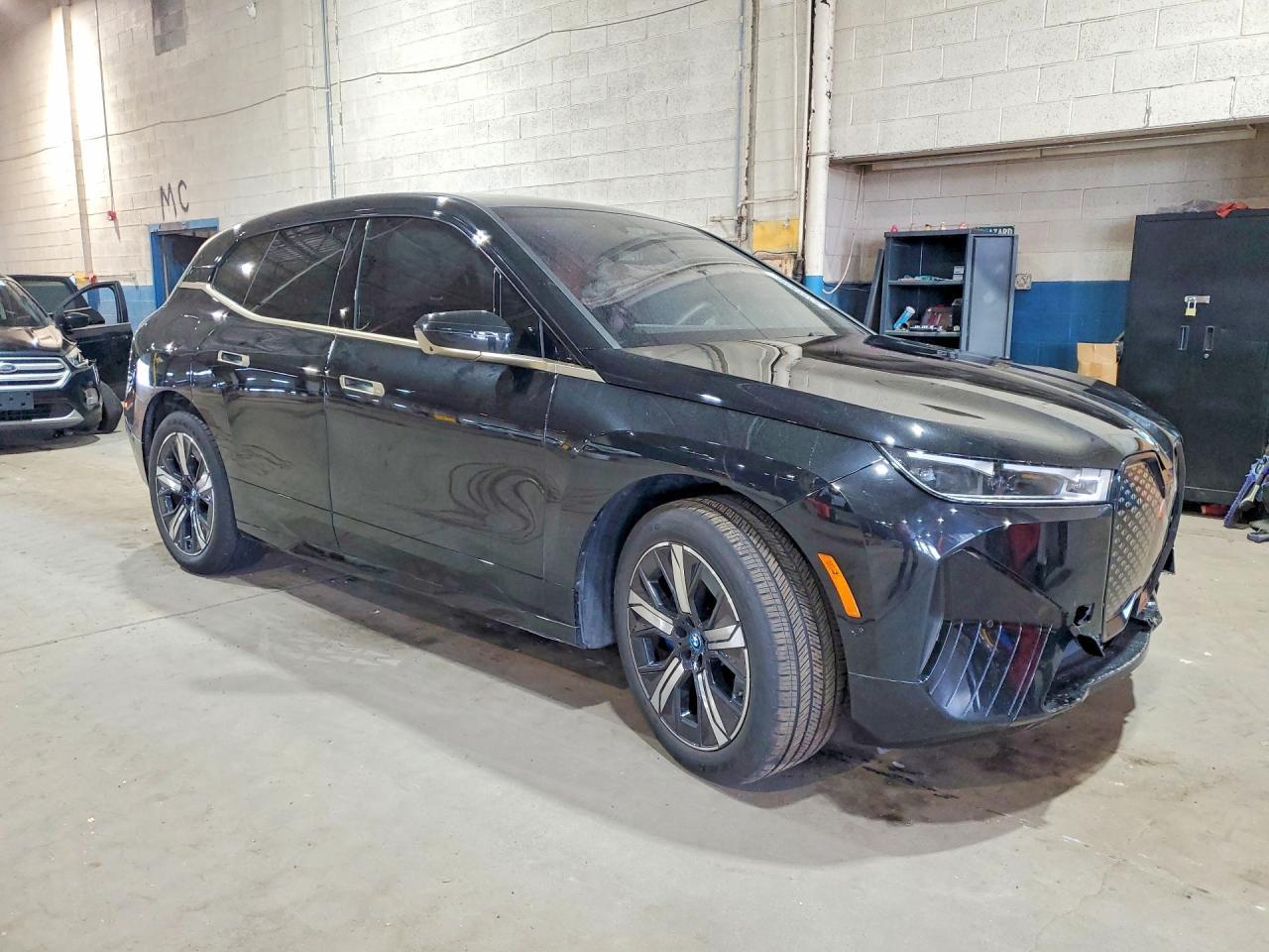 2024 BMW Ix xDrive50 - Фото 4
