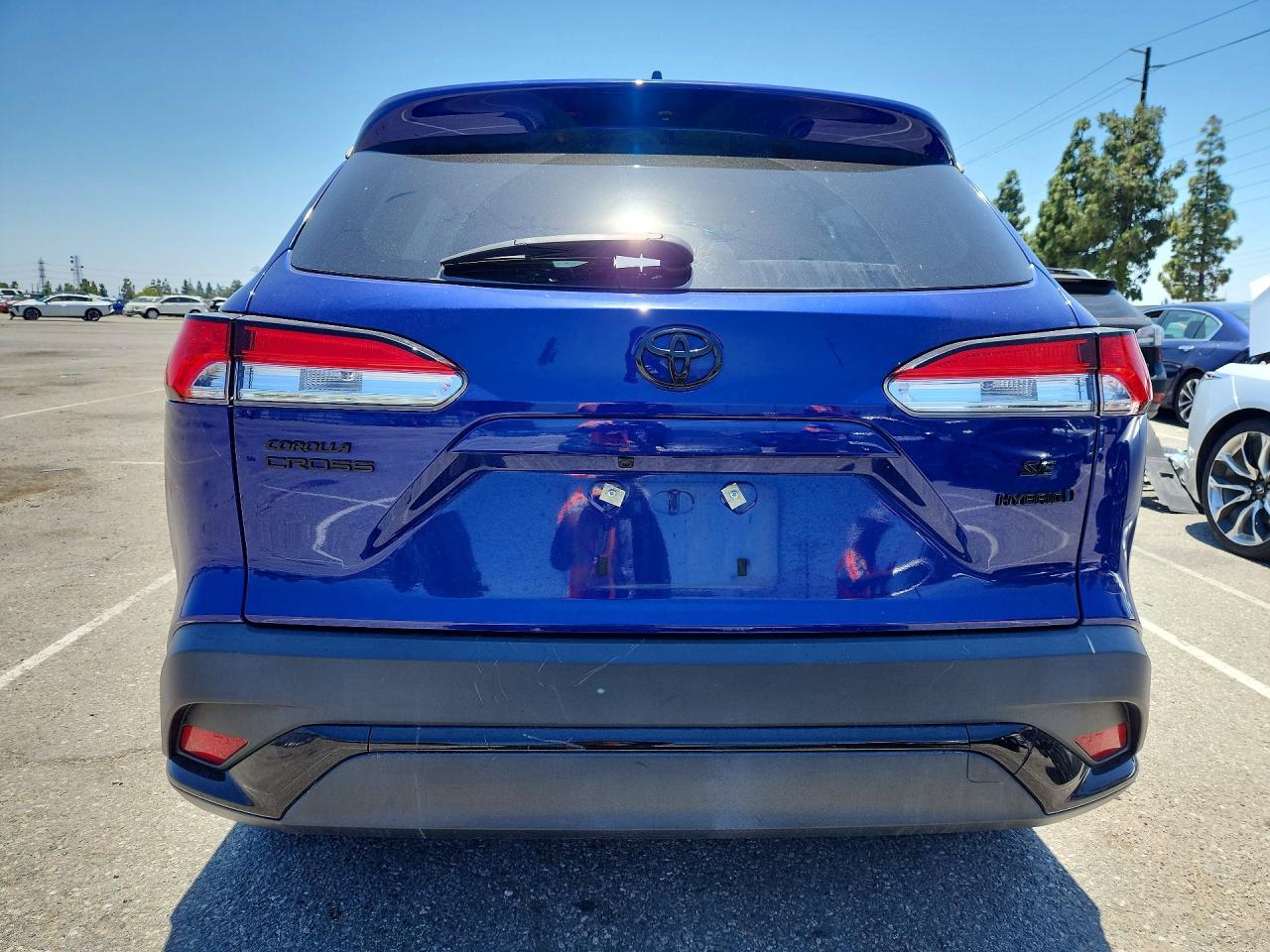 2023 Toyota Corolla Cross Hybrid Se - Image 6