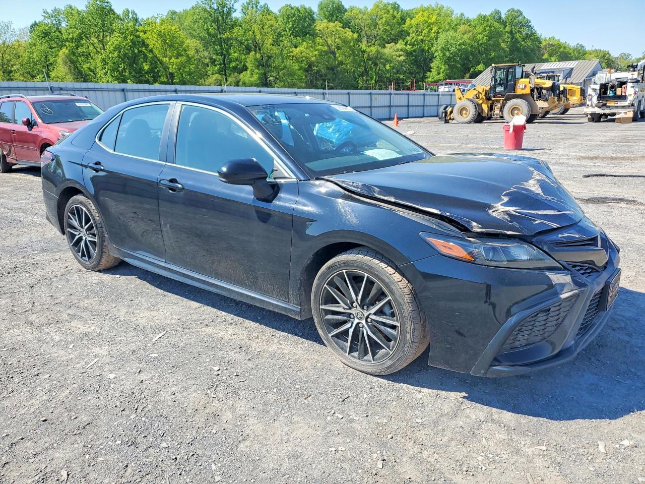 2021 Toyota Camry Se - Фото 4