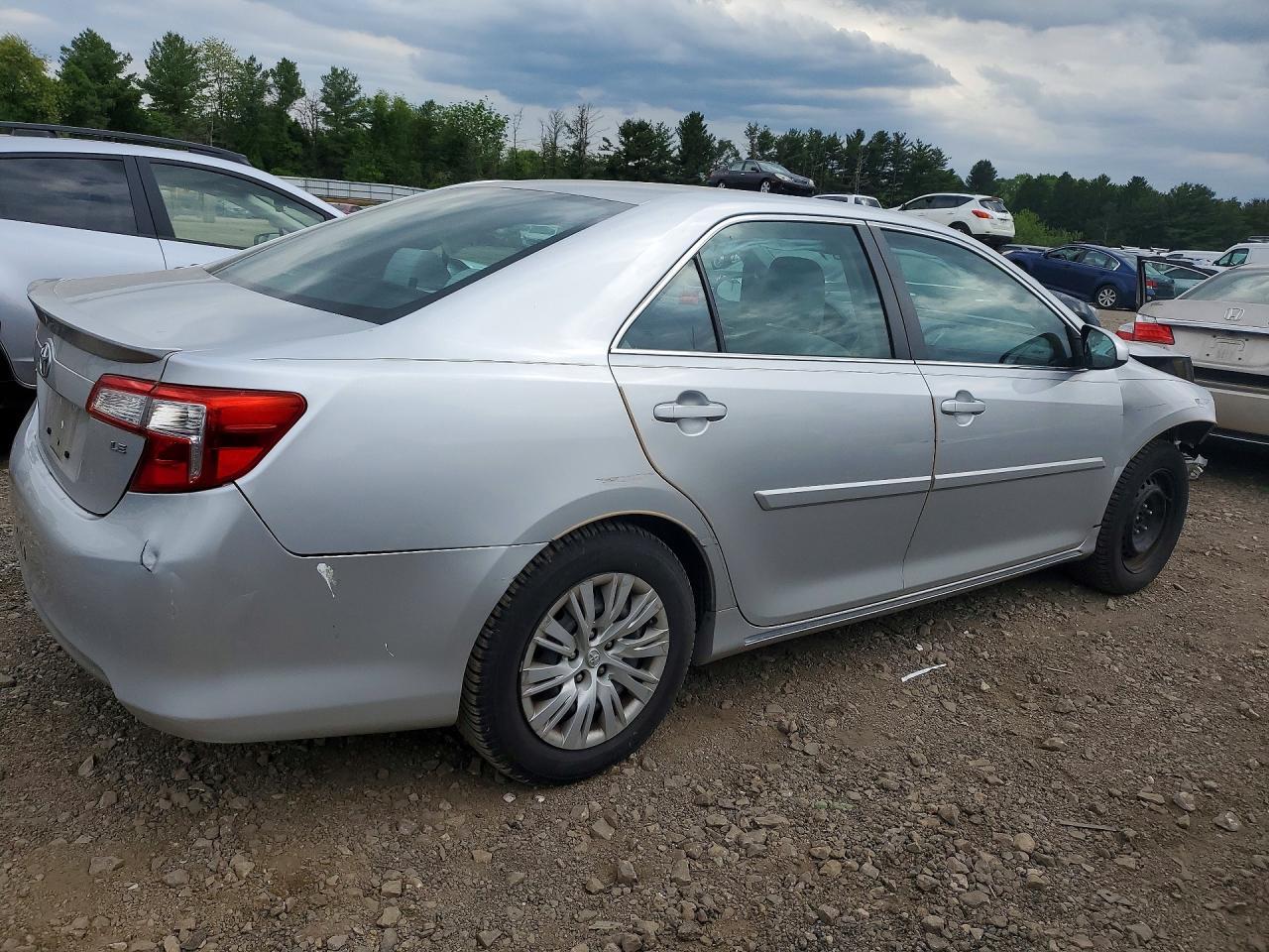 2012 Toyota Camry Le - Фото 3