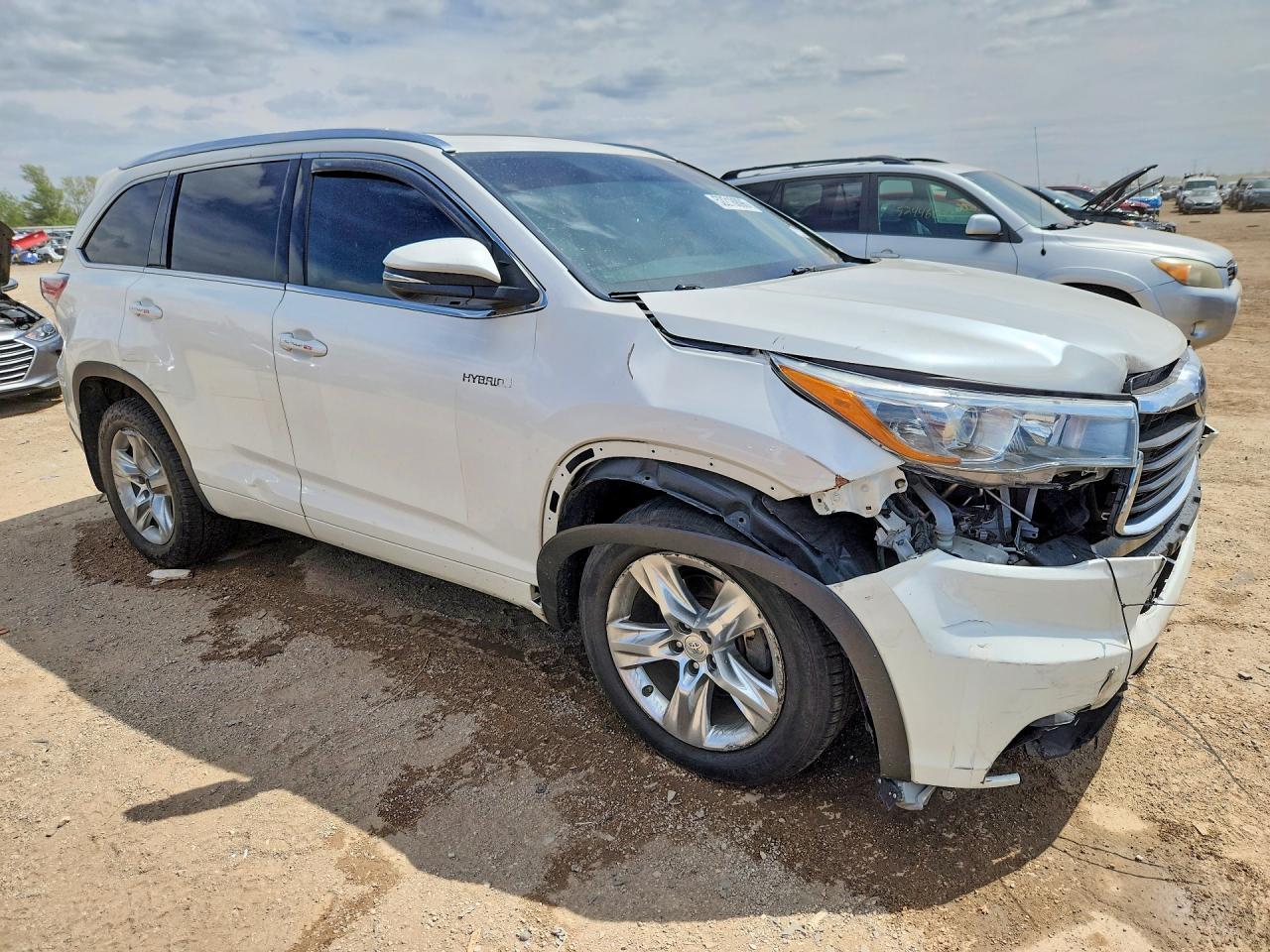 2015 Toyota Highlander Hybrid Limited Platinum - Image 4