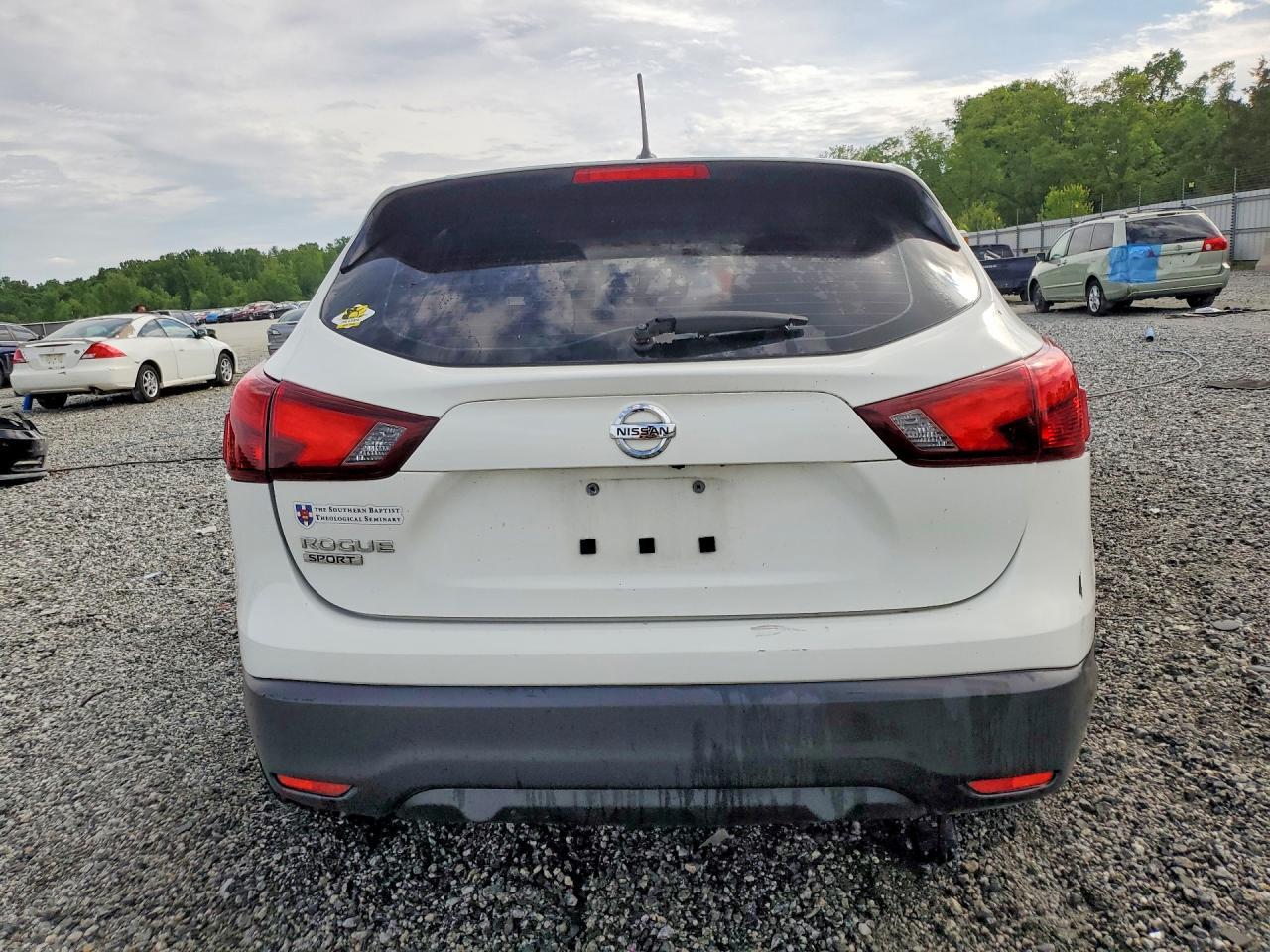 2019 Nissan Rogue Sport S - Фото 6