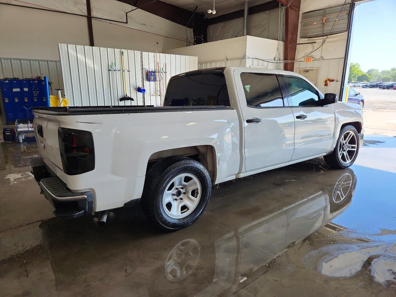 2015 Chevrolet Silverado C1500 - Image 3