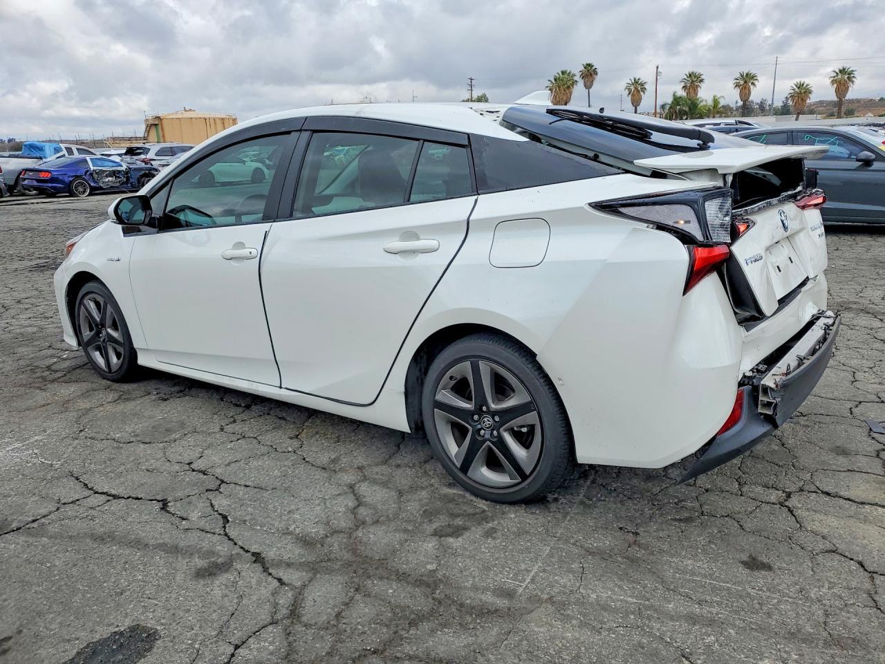 2019 Toyota Prius Xle - Фото 2