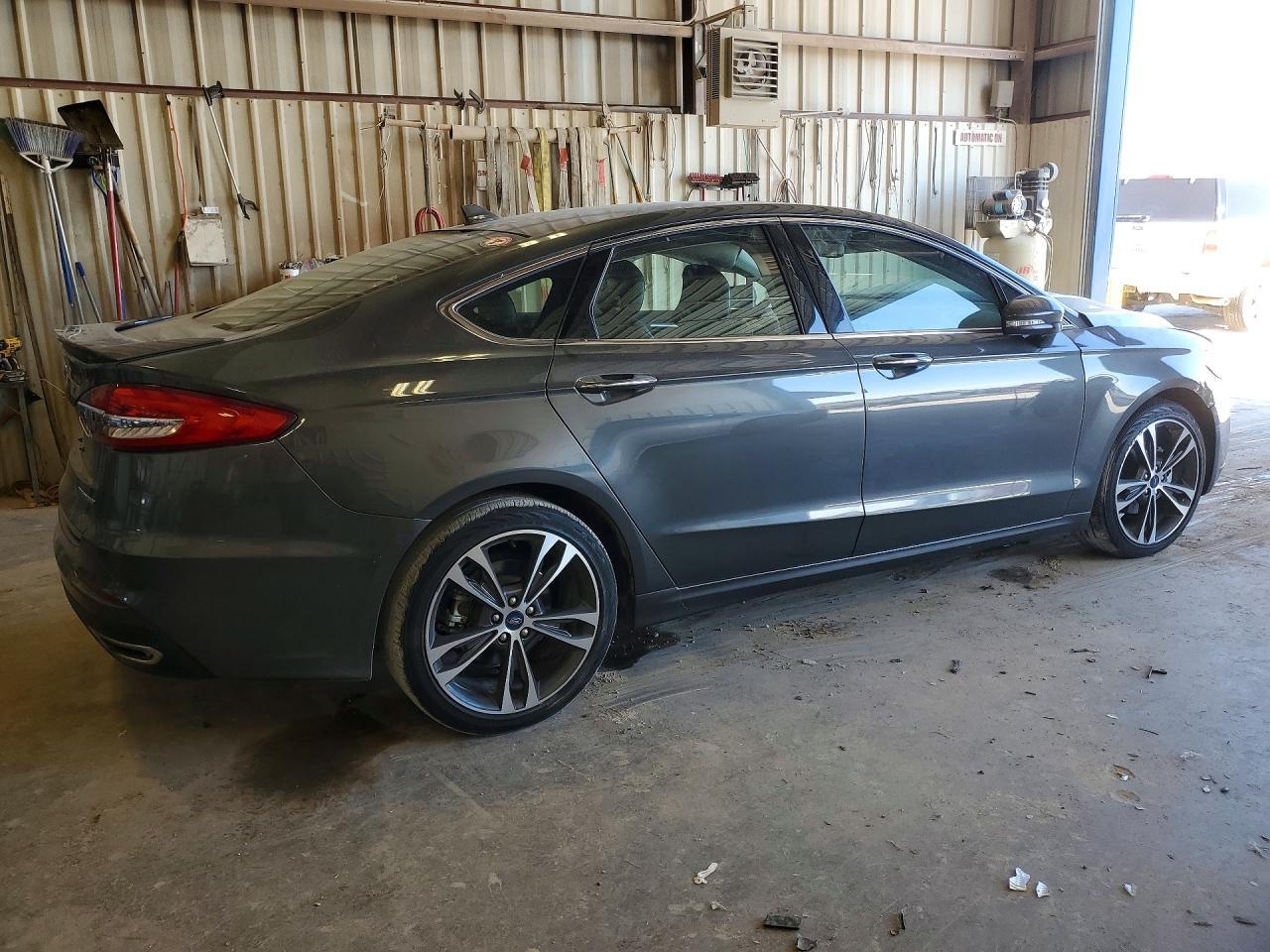 2019 Ford Fusion Titanium - Фото 3