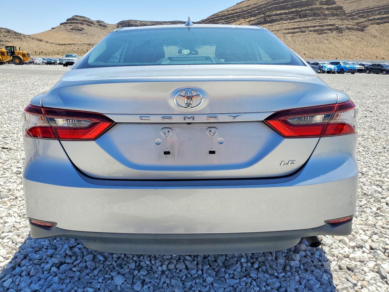 2023 Toyota Camry Le - Фото 6