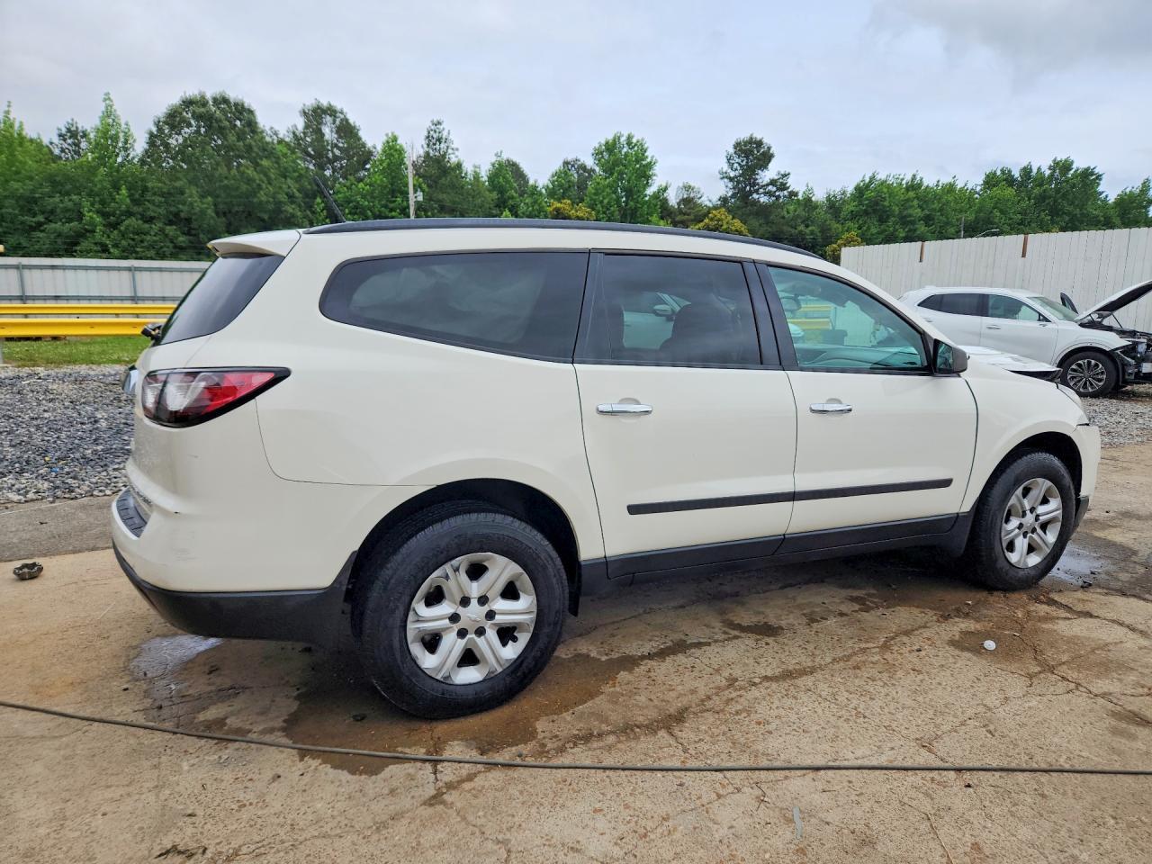 2015 Chevrolet Traverse Ls - Фото 3