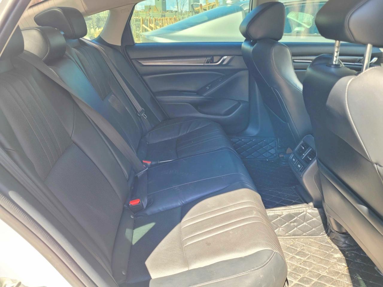 2018 Honda Accord Touring - Image 6