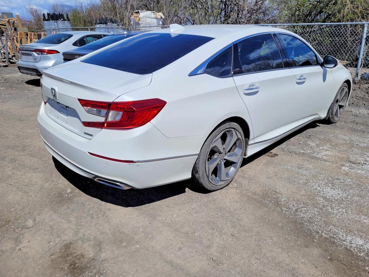 2018 Honda Accord Touring - Image 4