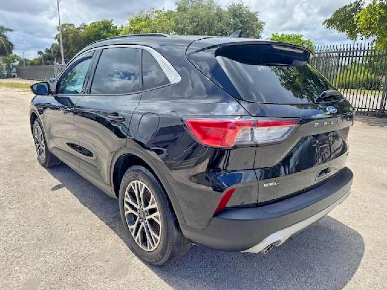 2020 Ford Escape Sel - Фото 2
