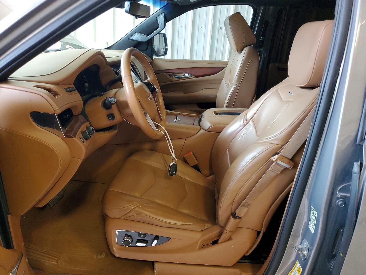 2017 Cadillac Escalade Platinum - Image 7