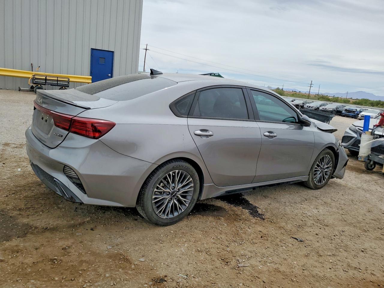 2023 Kia Forte Gt Line - Фото 3