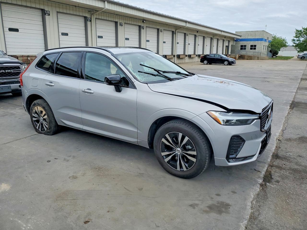 2024 Volvo Xc60 Core - Image 4
