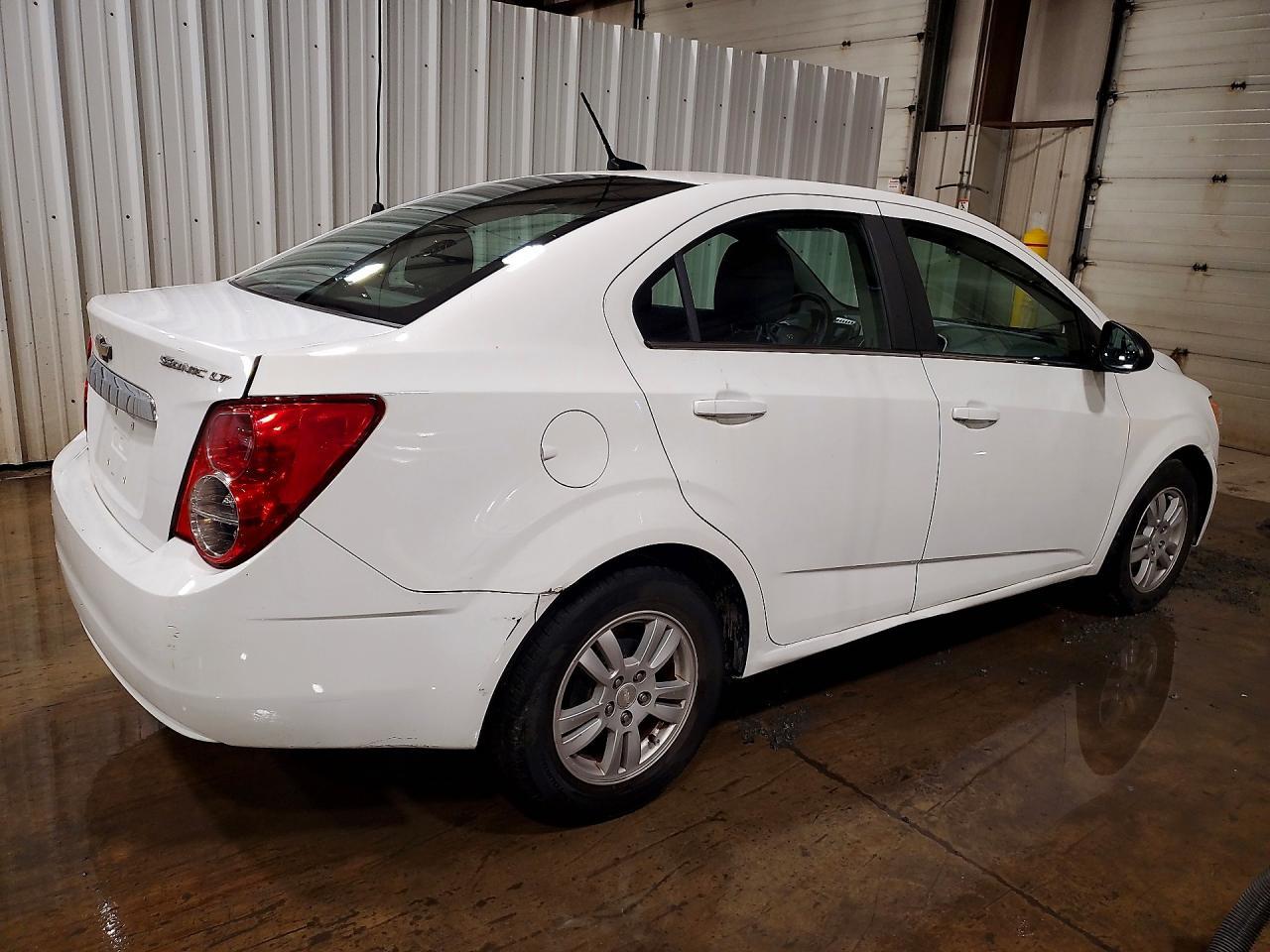 2014 Chevrolet Sonic Lt - Фото 3