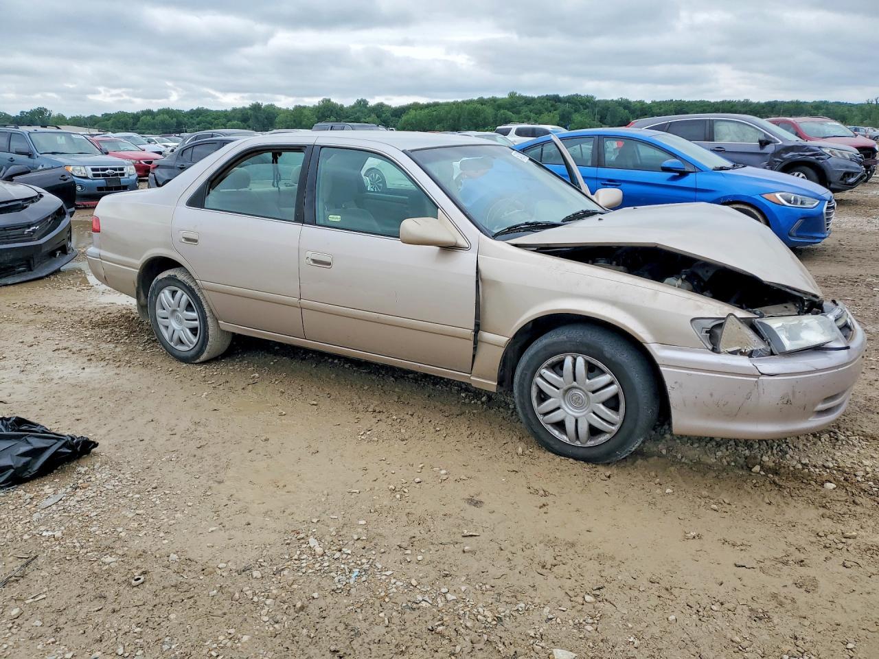 2001 Toyota Camry Le - Фото 4