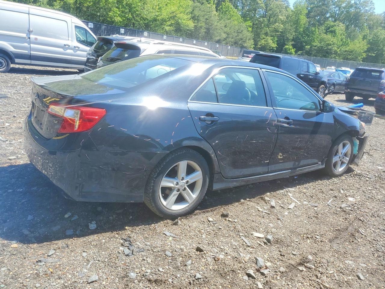 2013 Toyota Camry Se - Фото 3
