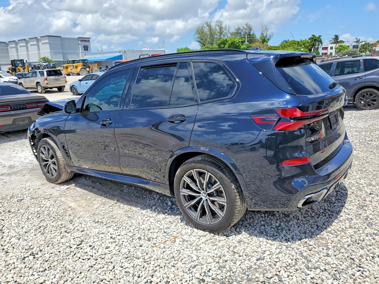 2025 BMW X5 xDrive40I - Фото 2