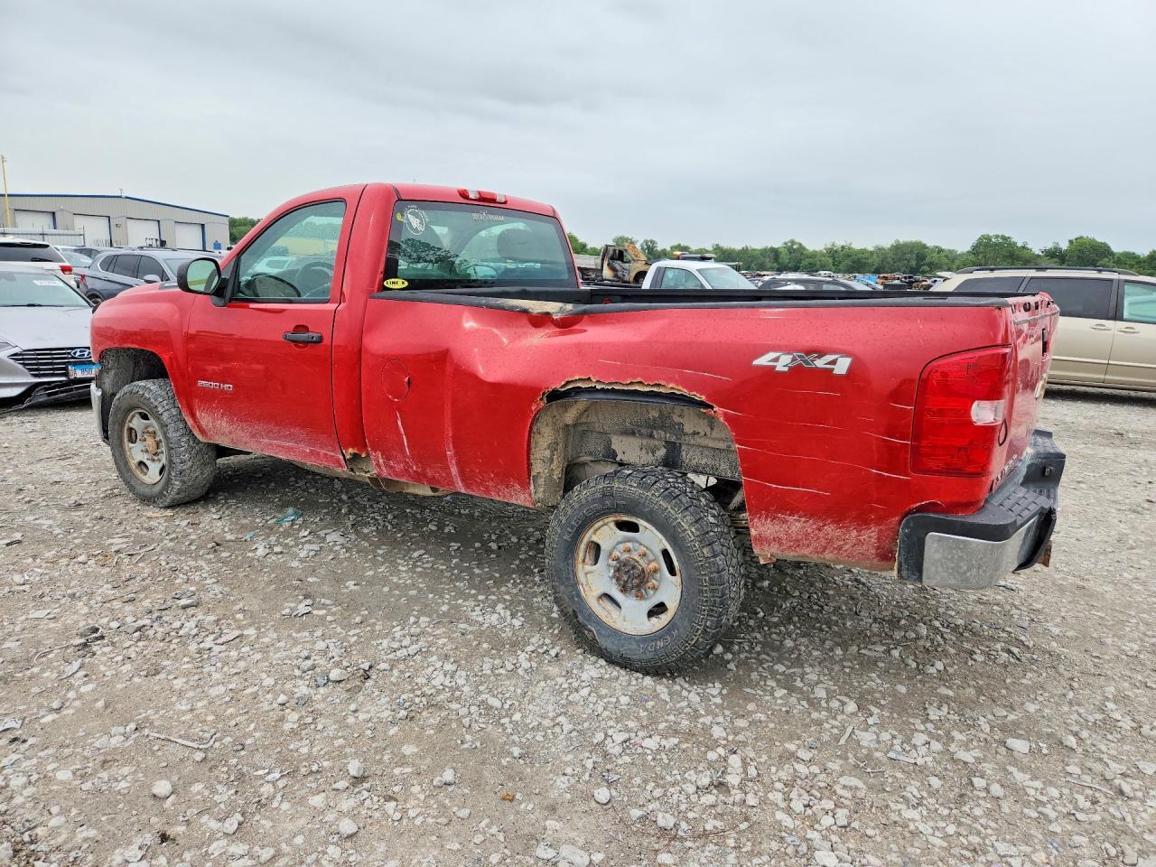 2013 Chevrolet Silverado K2500 Heavy Duty - Фото 2