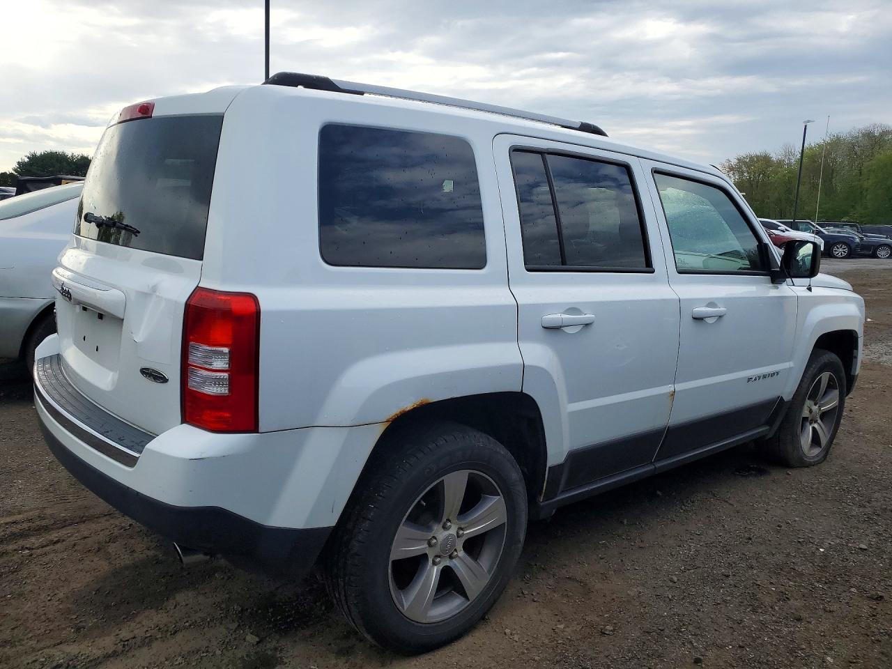 2017 Jeep Patriot Latitude - Image 3