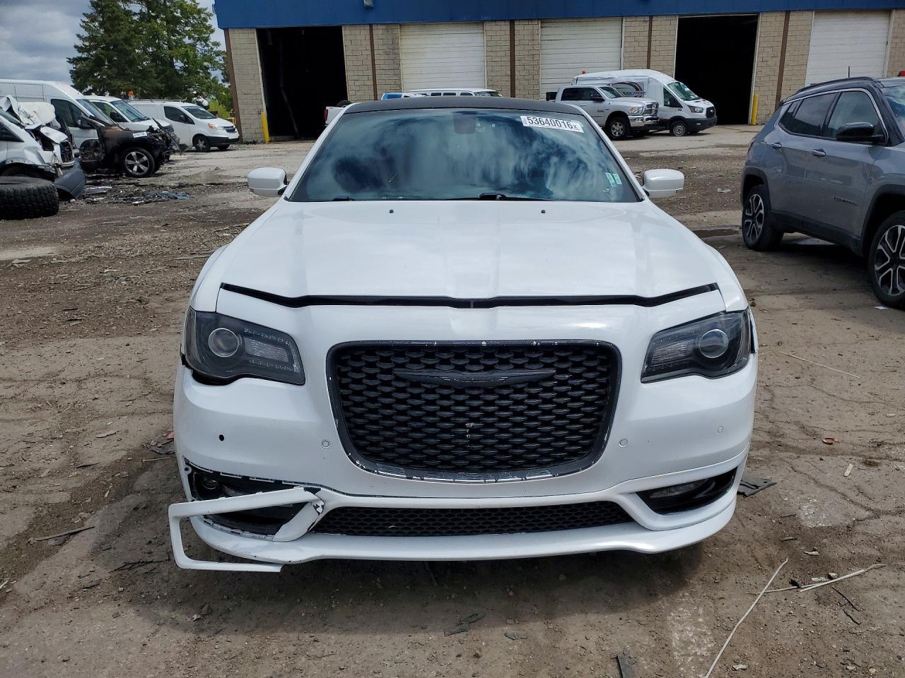 2017 Chrysler 300 S - Фото 5