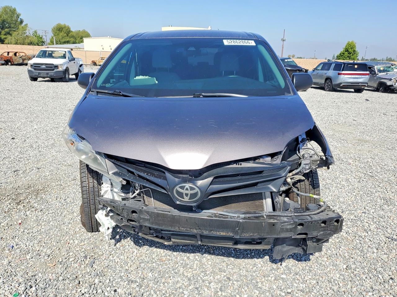 2020 Toyota Sienna L - Фото 5