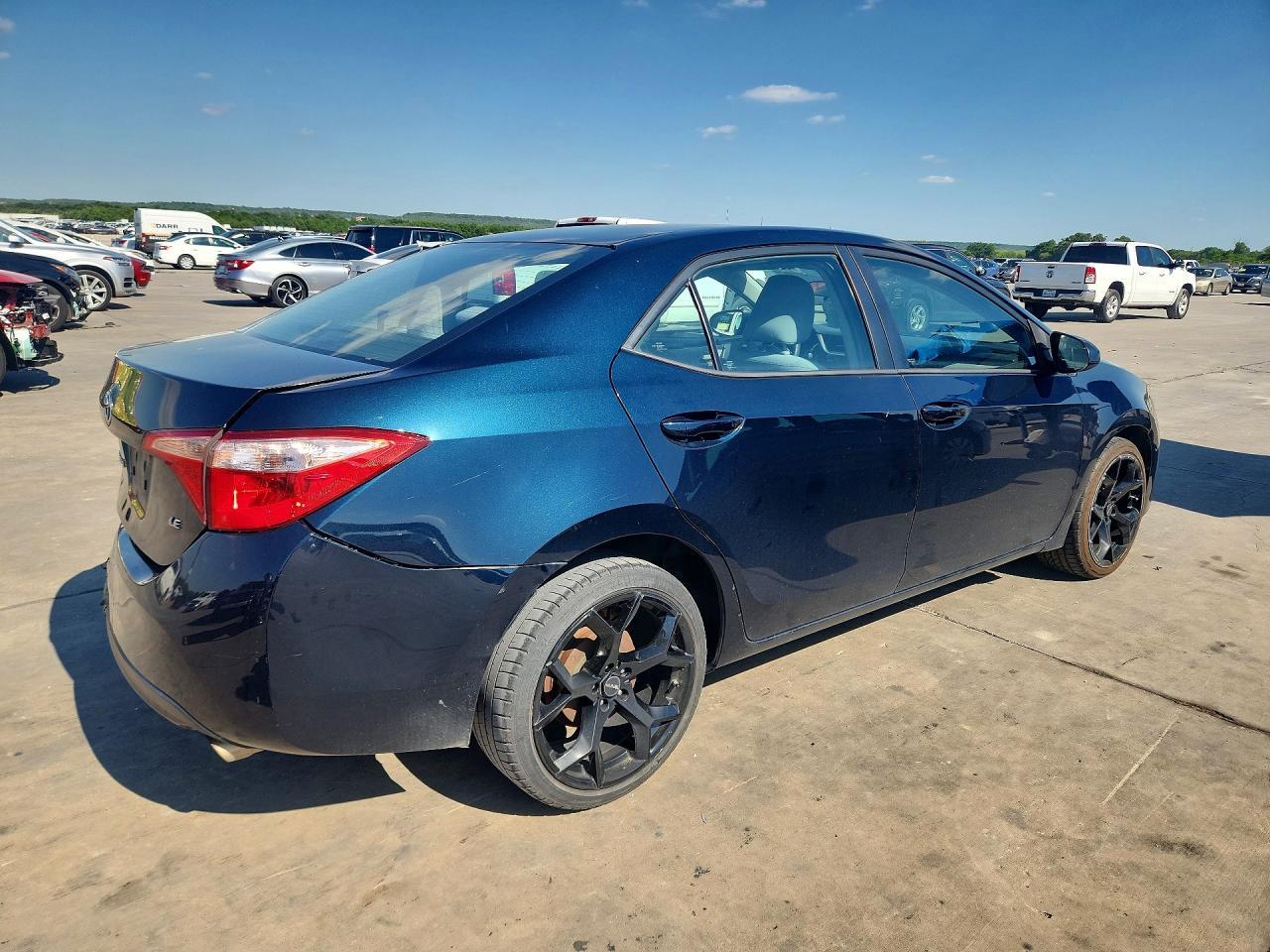 2018 Toyota Corolla Le - Фото 3