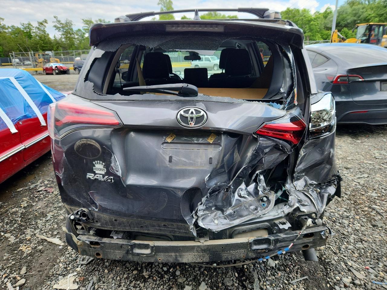 2017 Toyota Rav4 Le - Image 6
