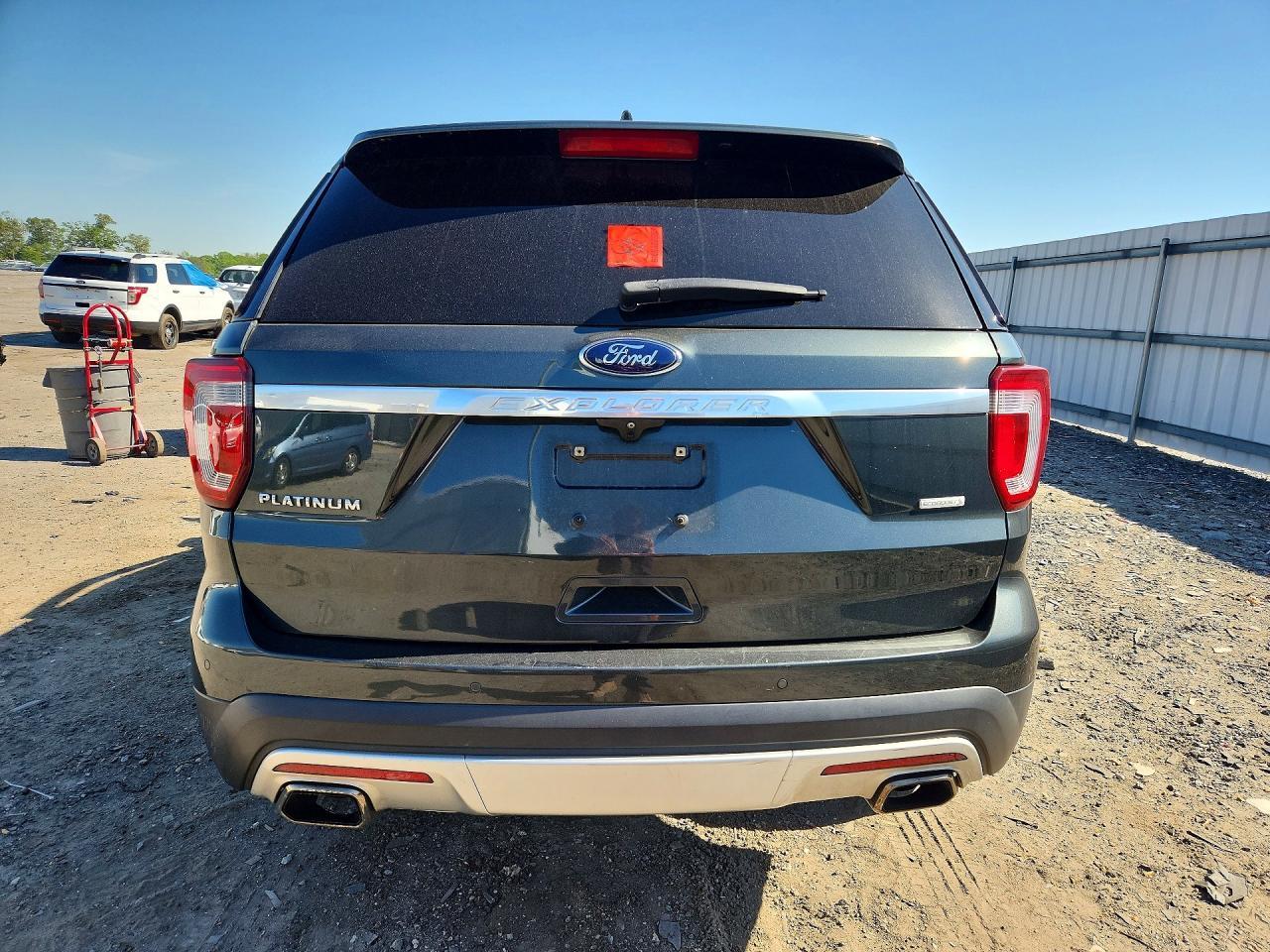 2016 Ford Explorer Platinum - Image 6
