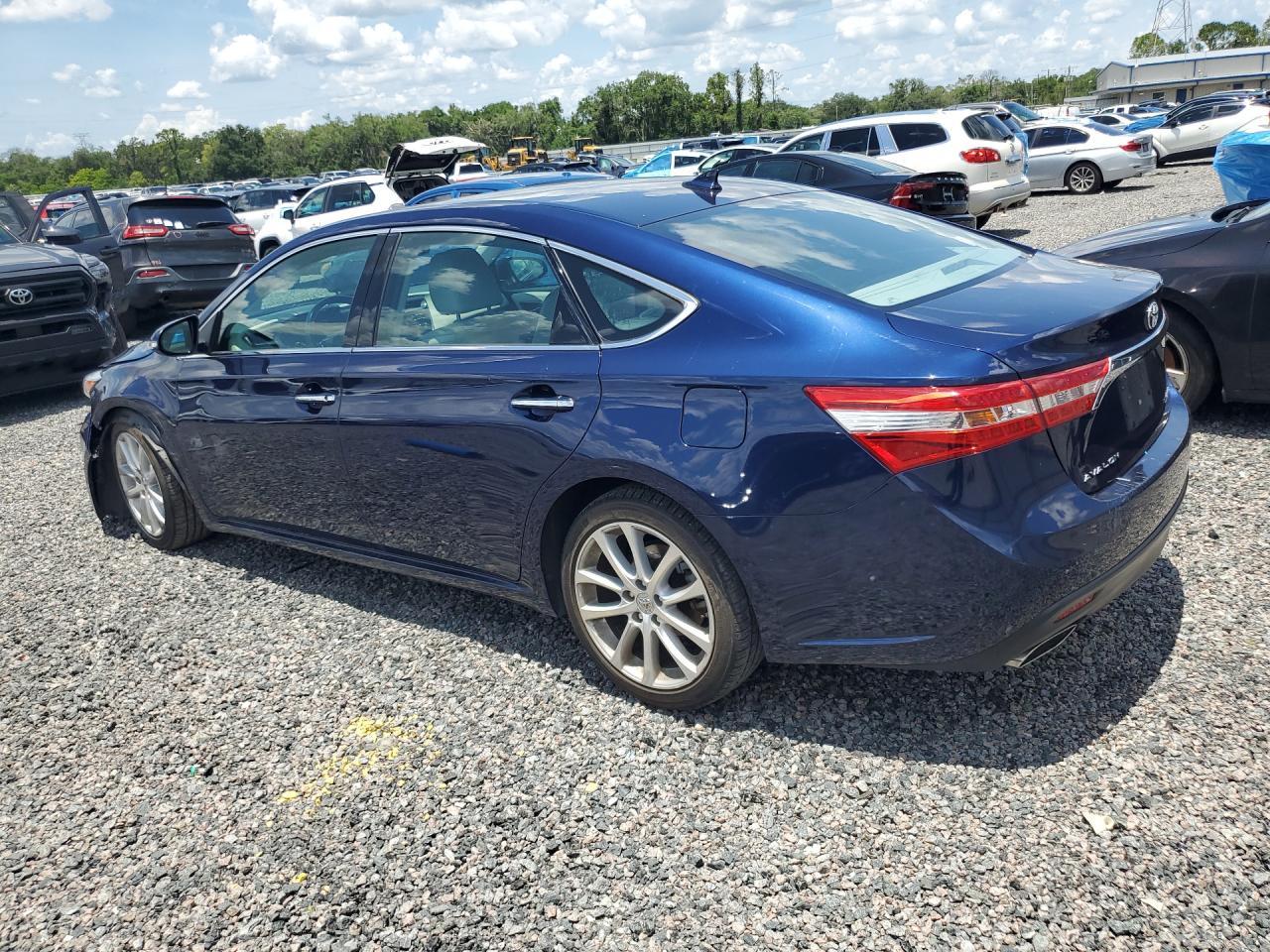 2013 Toyota Avalon Limited - Image 2