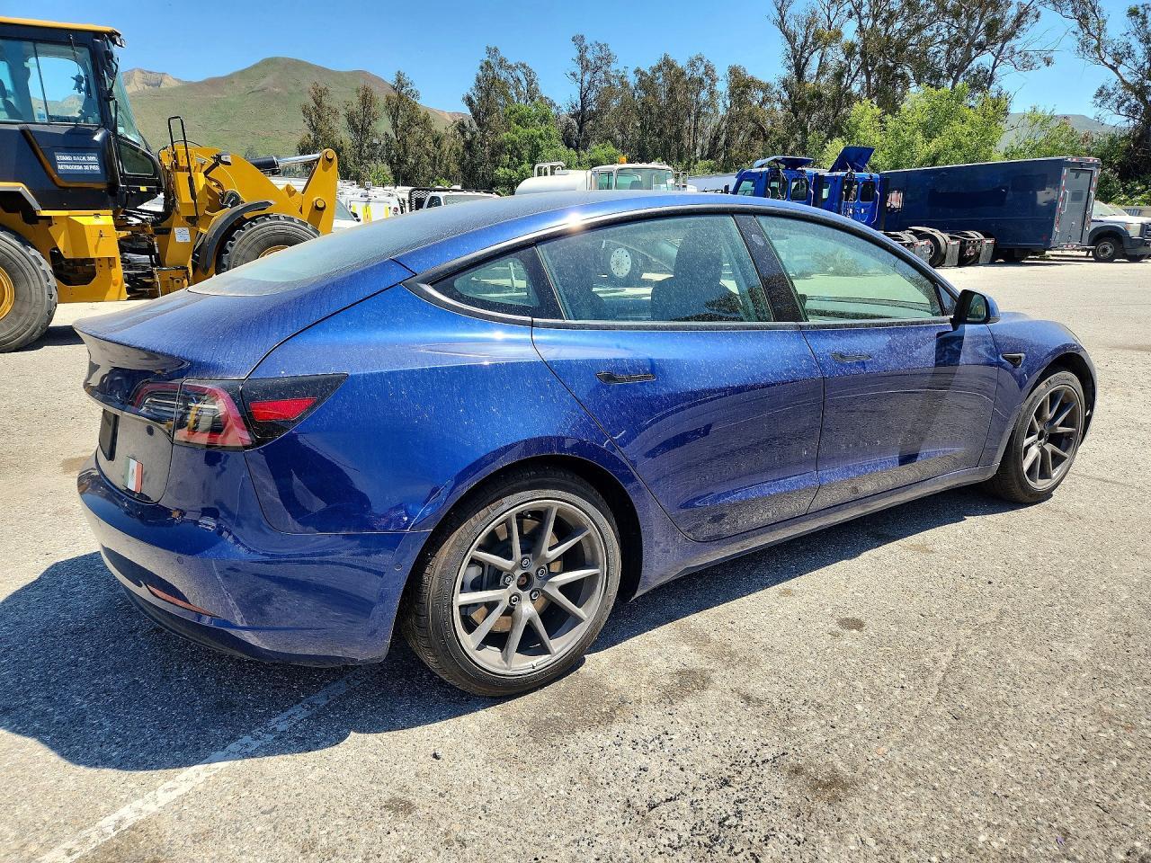 2021 Tesla Model 3 - Фото 3