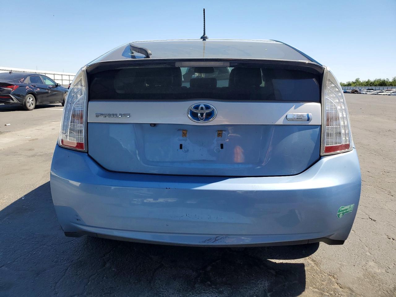 2014 Toyota Prius Plug-In Hybrid Advanced - Фото 6