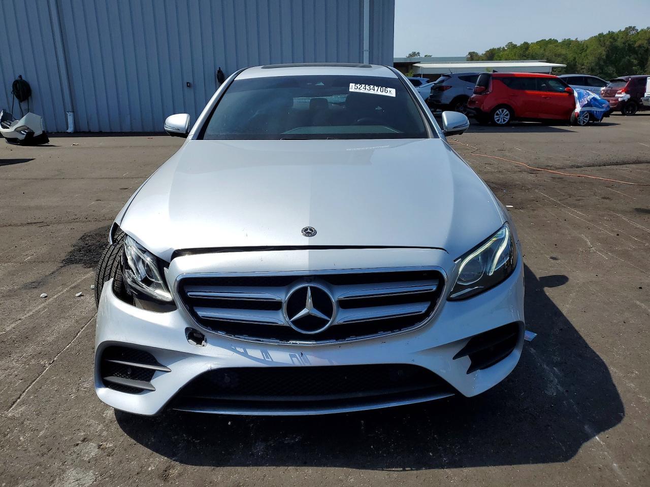 2019 Mercedes-Benz E 300 - Фото 5