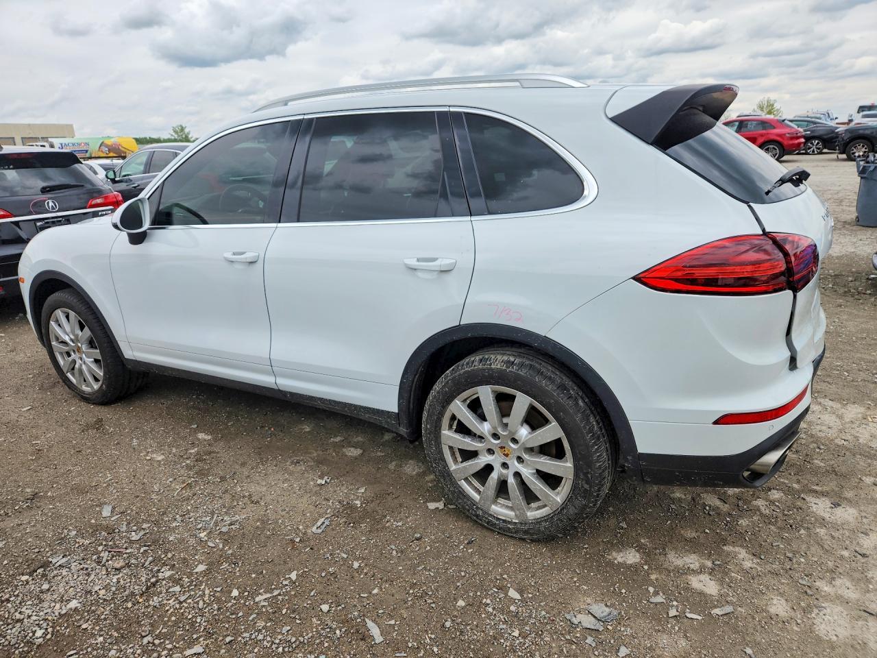 2016 Porsche Cayenne - Image 2