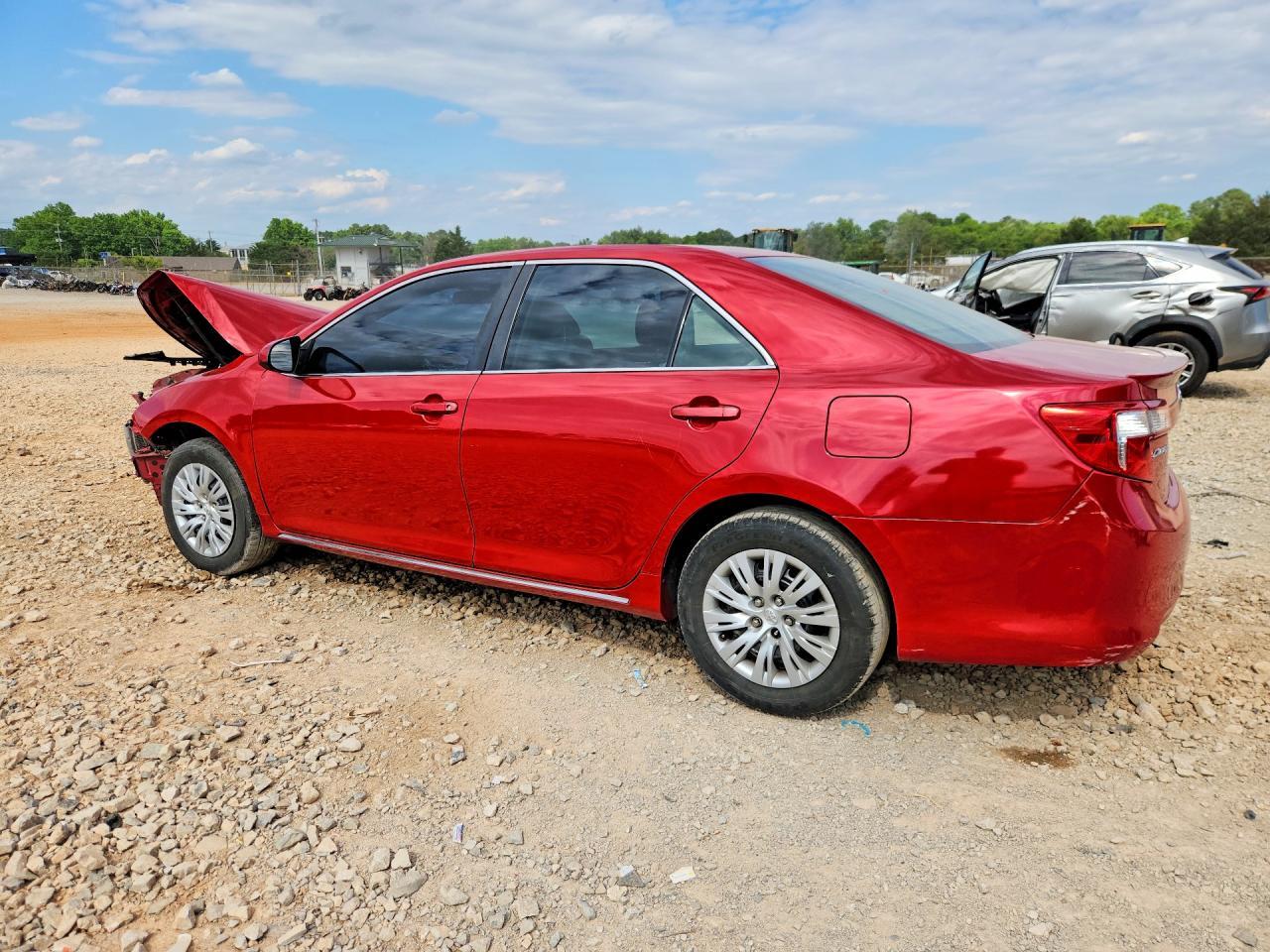2012 Toyota Camry Le - Фото 2