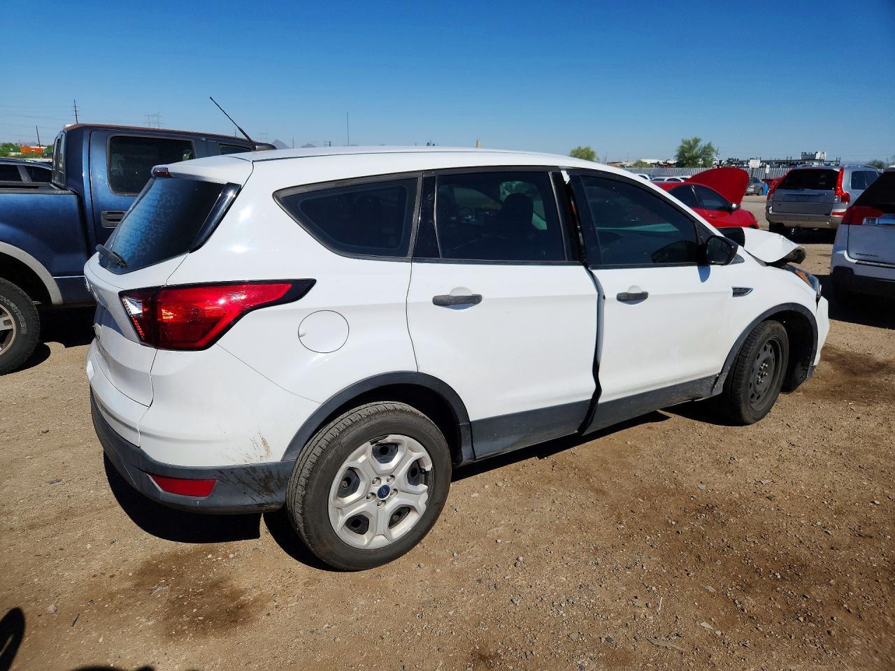 2019 Ford Escape S - Image 3
