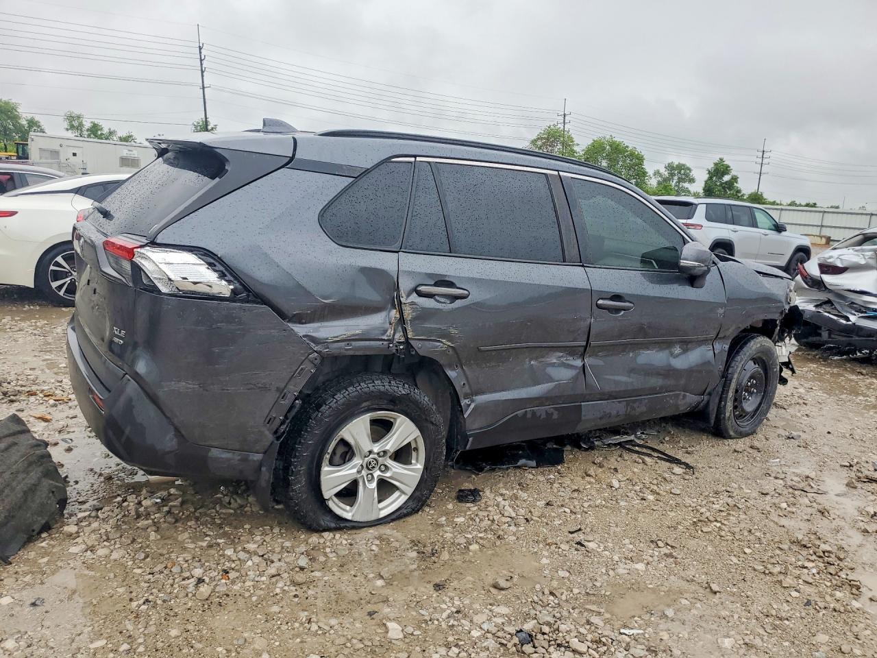 2020 Toyota Rav4 Xle - Фото 3