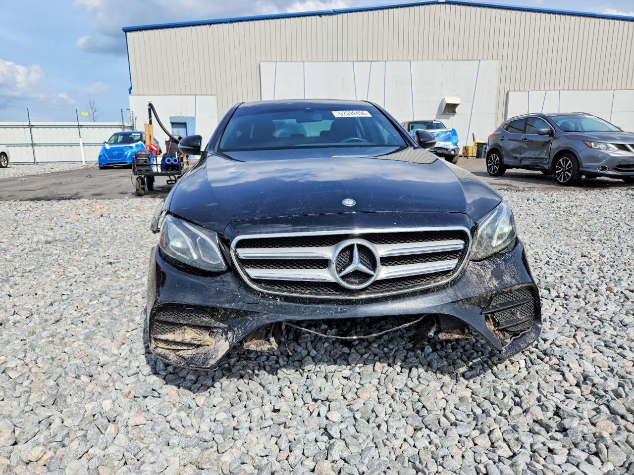 2017 Mercedes-Benz E 300 - Фото 5