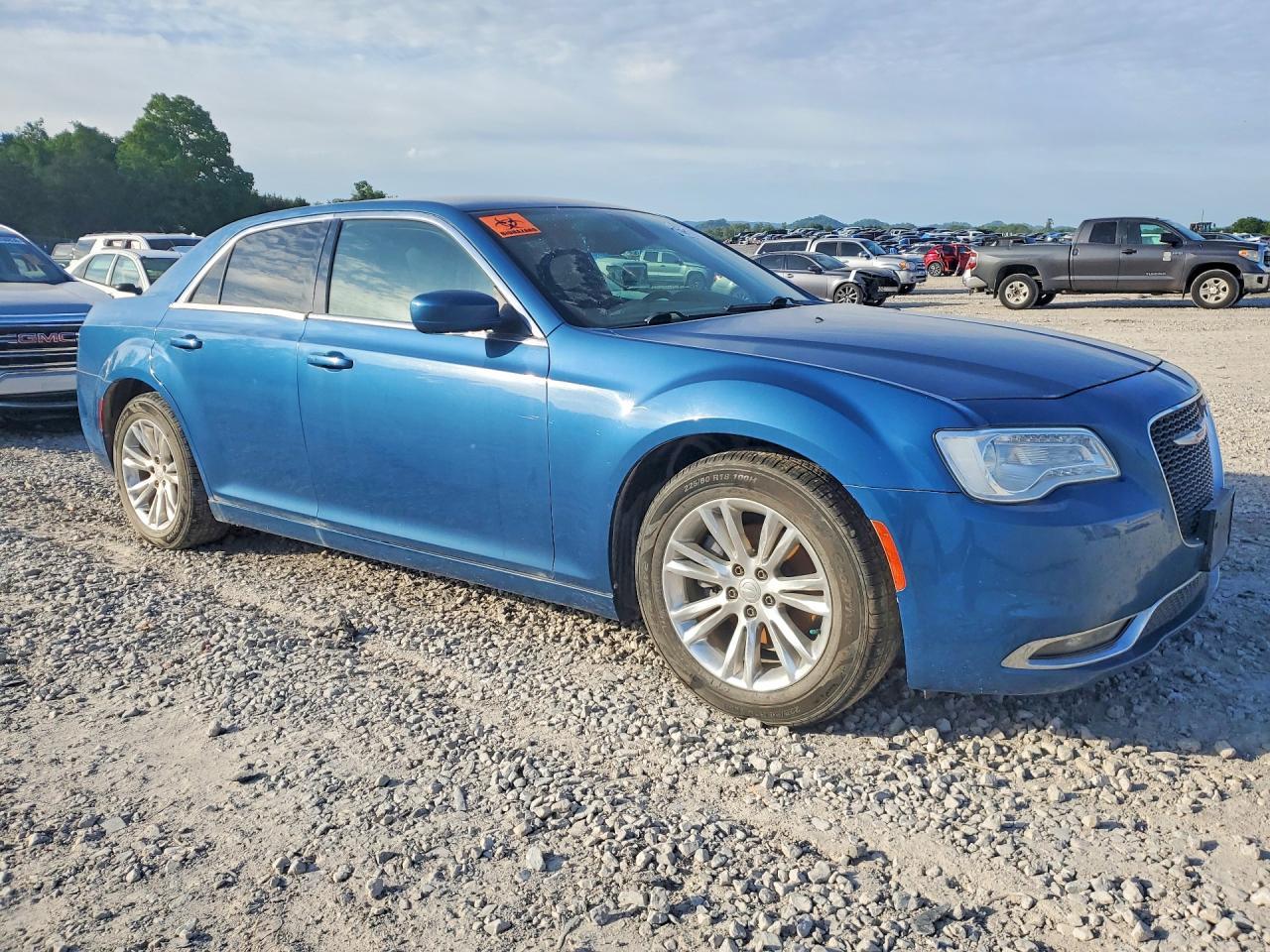2020 Chrysler 300 Touring - Image 4