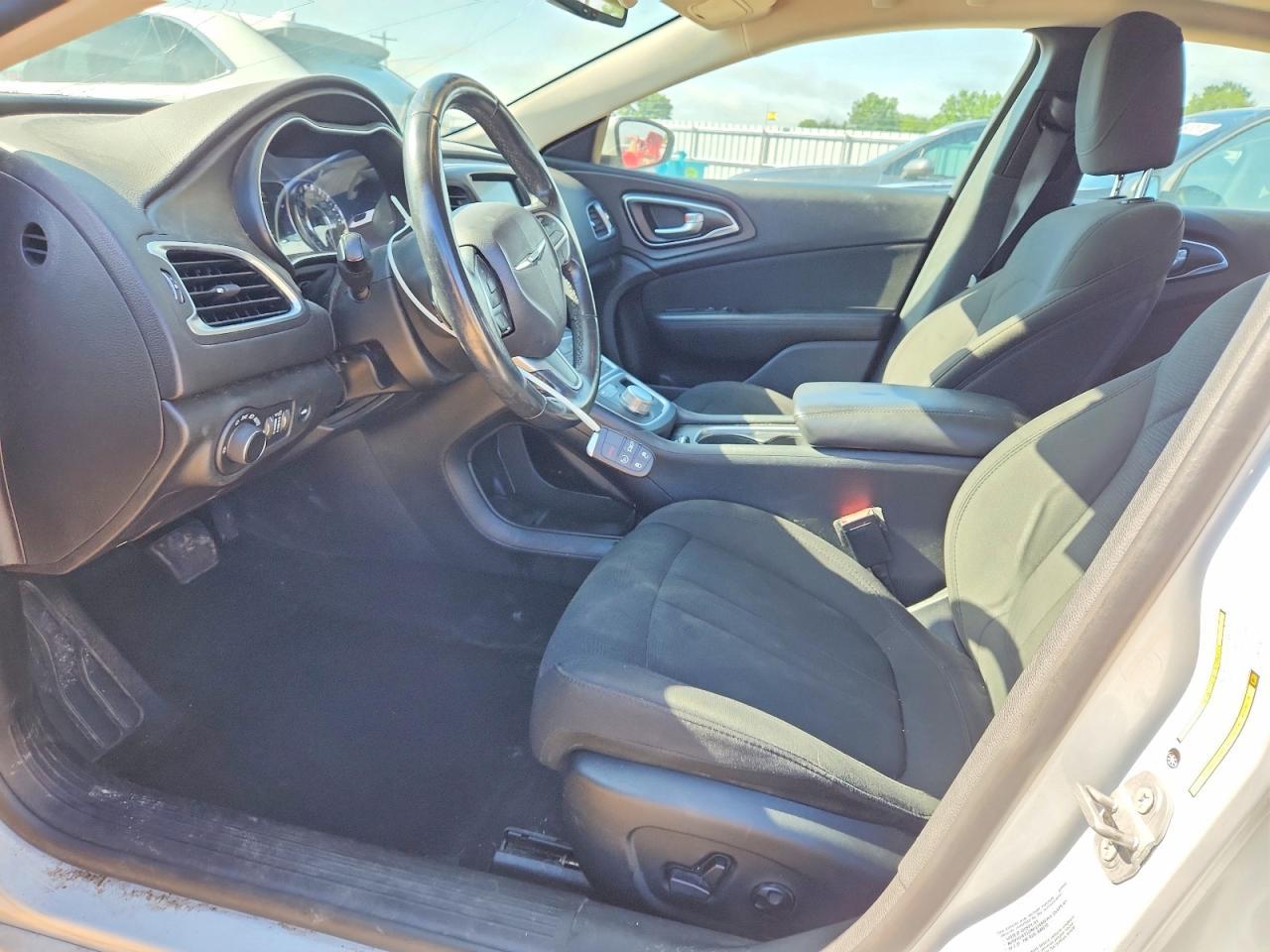 2016 Chrysler 200 Limited - Фото 7