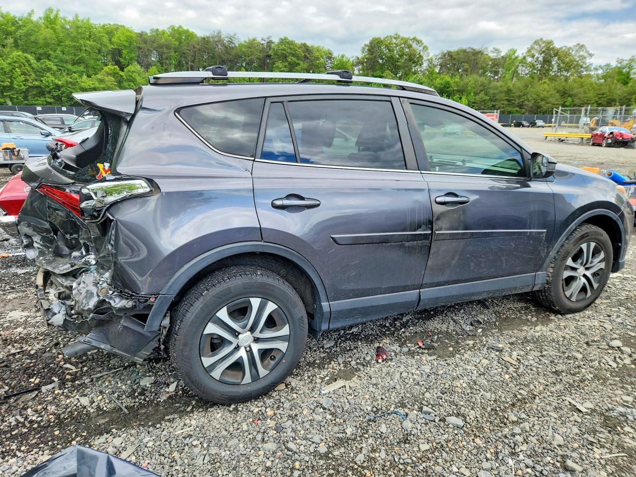 2017 Toyota Rav4 Le - Image 3